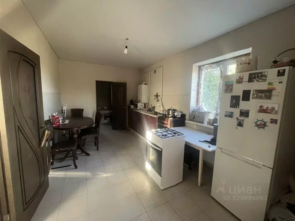 Дом в Краснодарский край, Ейский район, Кухаривское с/пос, Приазовка ... - Фото 2