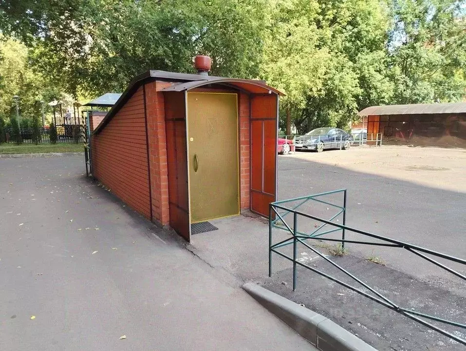 Гараж в Москва ул. Короленко, 5 (13 м) - Фото 2