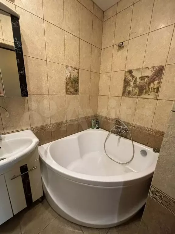3-к. квартира, 90 м, 1/2 эт. - Фото 0