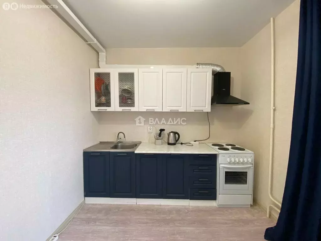 1-комнатная квартира: посёлок Берёзовый, улица имени Профессора ... - Фото 1