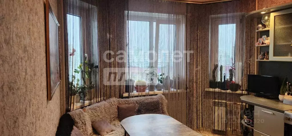 2-к кв. Курская область, Курск просп. Вячеслава Клыкова, 35 (58.4 м) - Фото 1