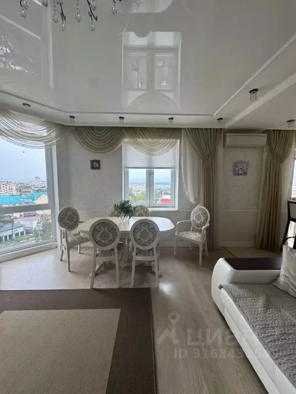 2-к кв. Краснодарский край, Геленджик Советская ул., 77 (68.0 м) - Фото 1