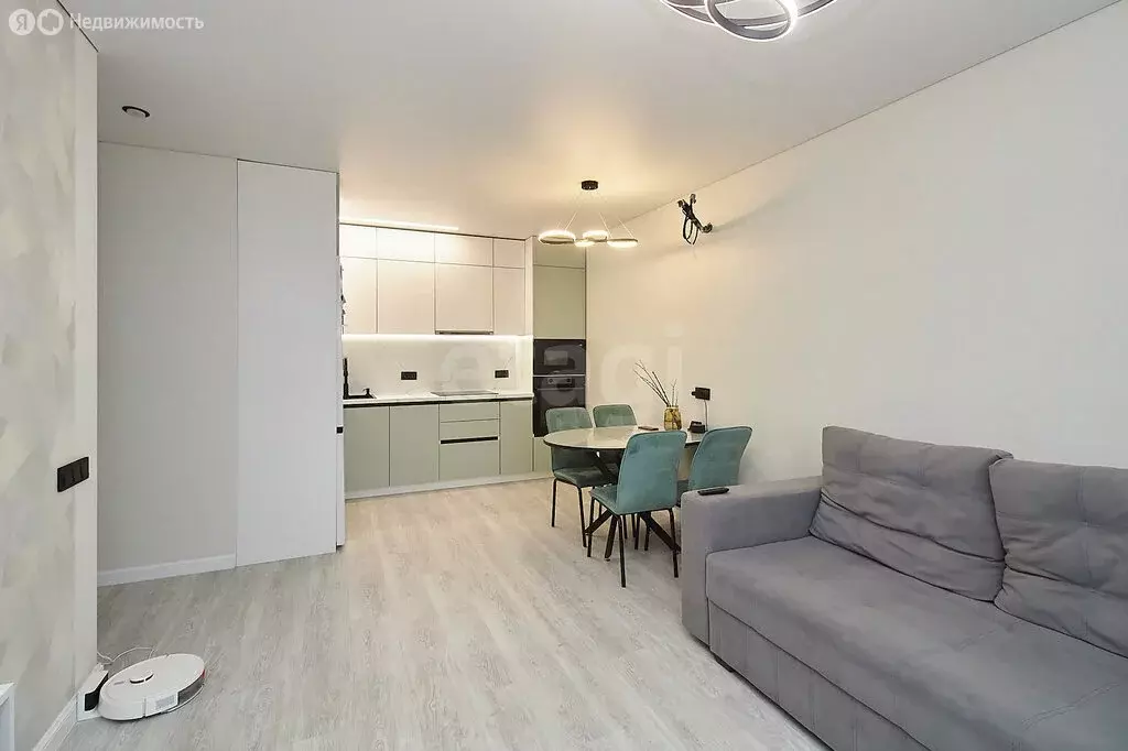 2-комнатная квартира: Тюмень, улица Василия Малкова, 12 (58 м) - Фото 2