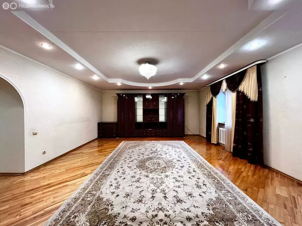 4-комнатная квартира: Уфа, улица Гафури, 54 (160.8 м) - Фото 1