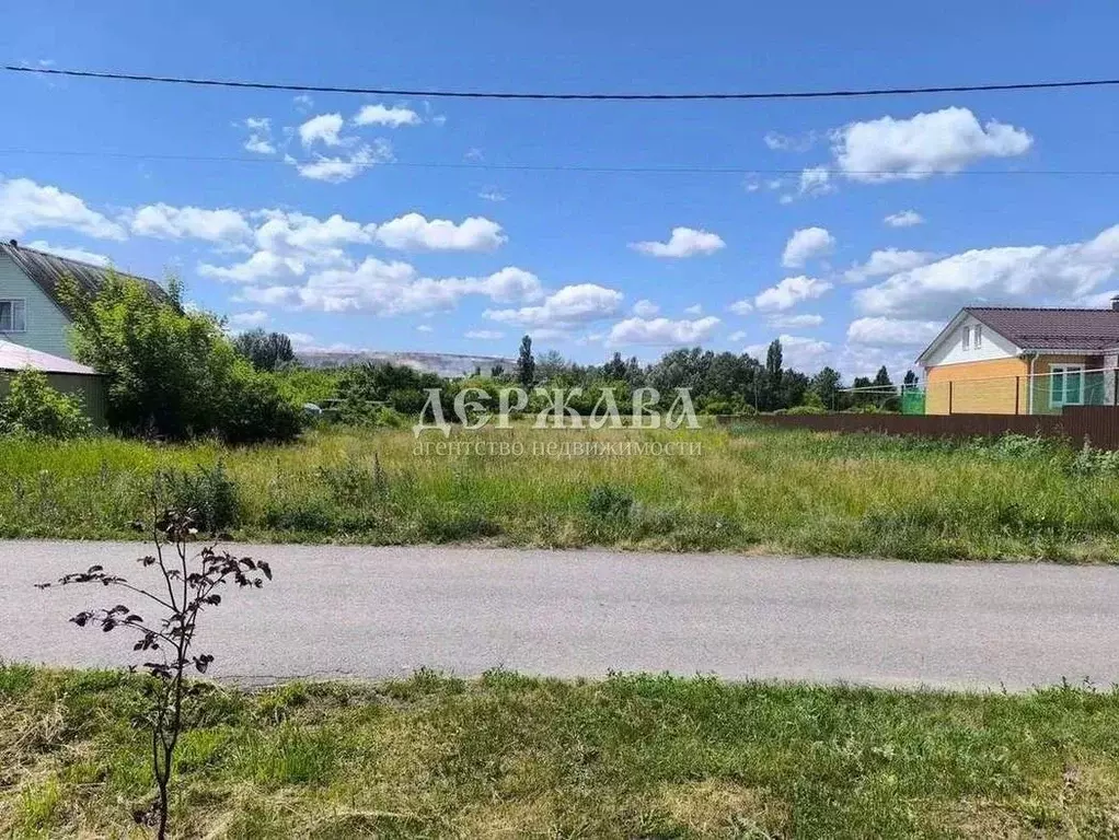 Участок в Белгородская область, Старооскольский городской округ, с. ... - Фото 1