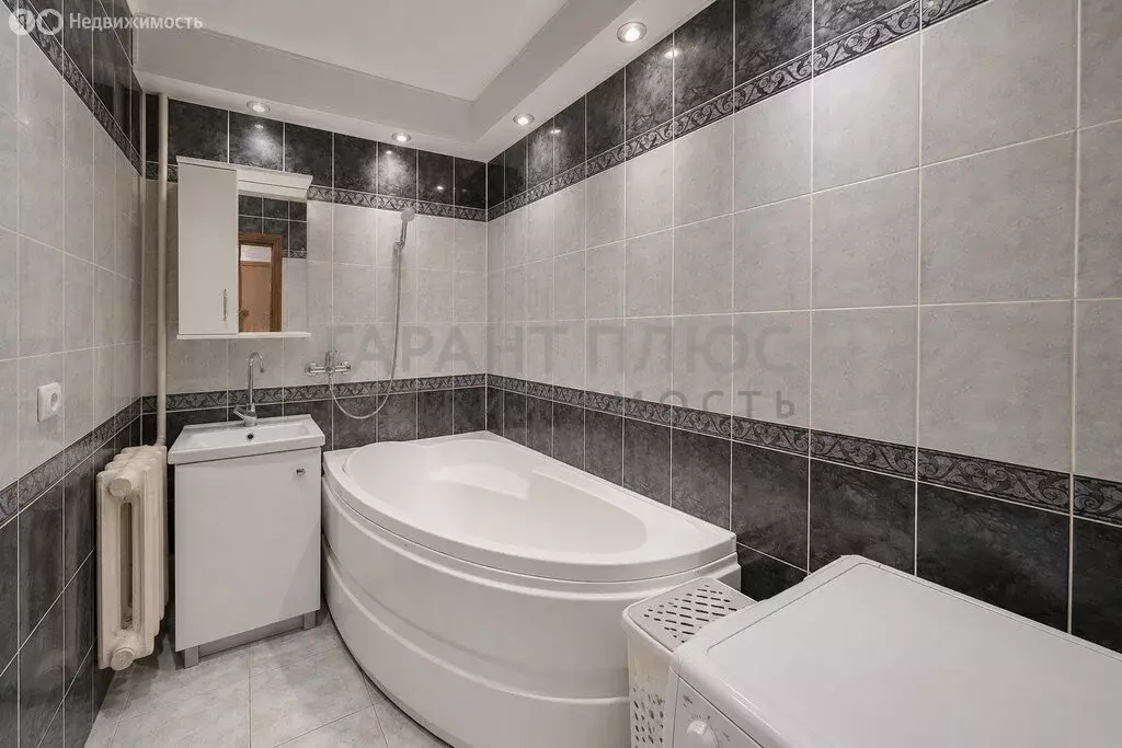 3-комнатная квартира: Липецк, улица Жуковского, 6А (101 м) - Фото 1
