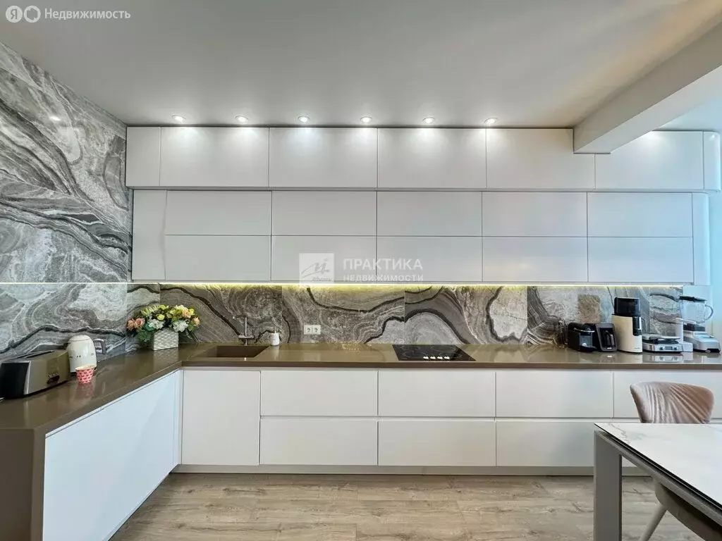 2-комнатная квартира: Красногорск, Ильинское шоссе, 16 (95 м) - Фото 1