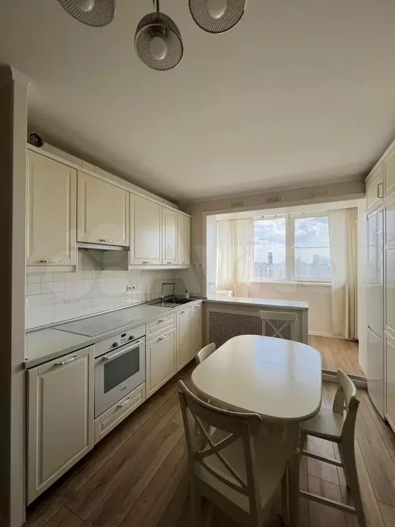 2-к. квартира, 60 м, 20/22 эт. - Фото 0