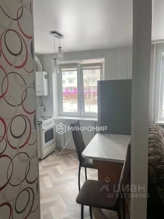 2-к кв. Пермский край, Губаха просп. Ленина, 33А (43.0 м) - Фото 1