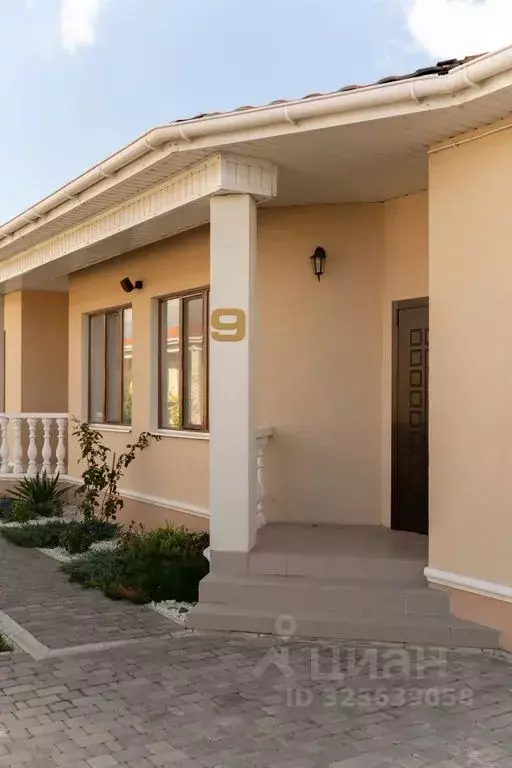 Дом в Крым, Сакский район, Молочненское с/пос, с. Витино ул. ... - Фото 1