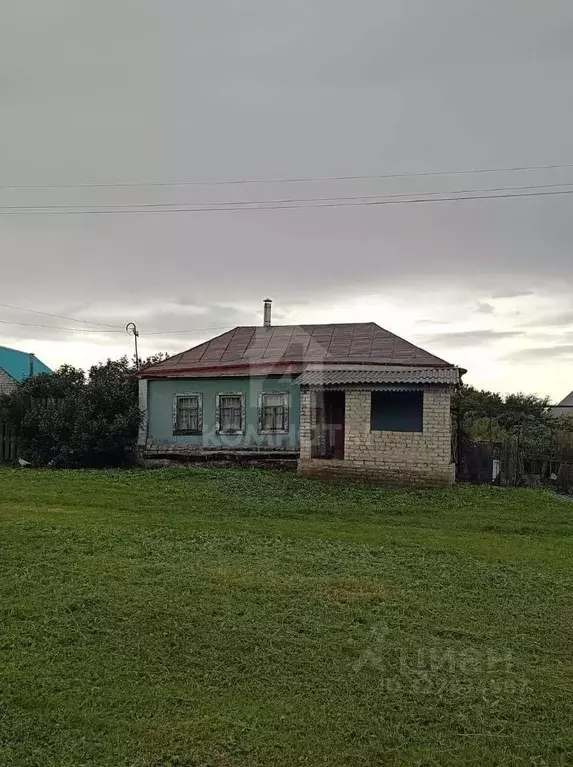 Дом в Воронежская область, Хохольский район, Гремяченское с/пос, с. ... - Фото 1