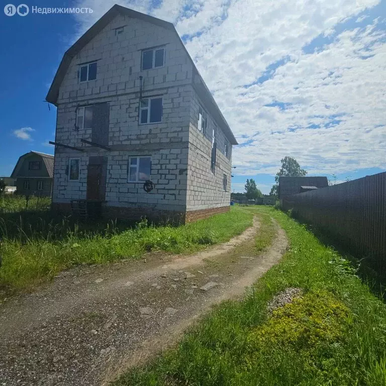 Дом в Высоковск, улица Курятникова (262 м) - Фото 2