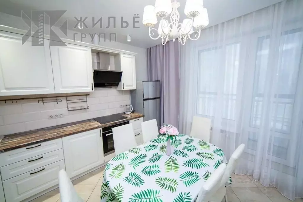 2-к кв. Татарстан, Казань ул. Аметьевская магистраль, 18к2 (65.0 м) - Фото 1