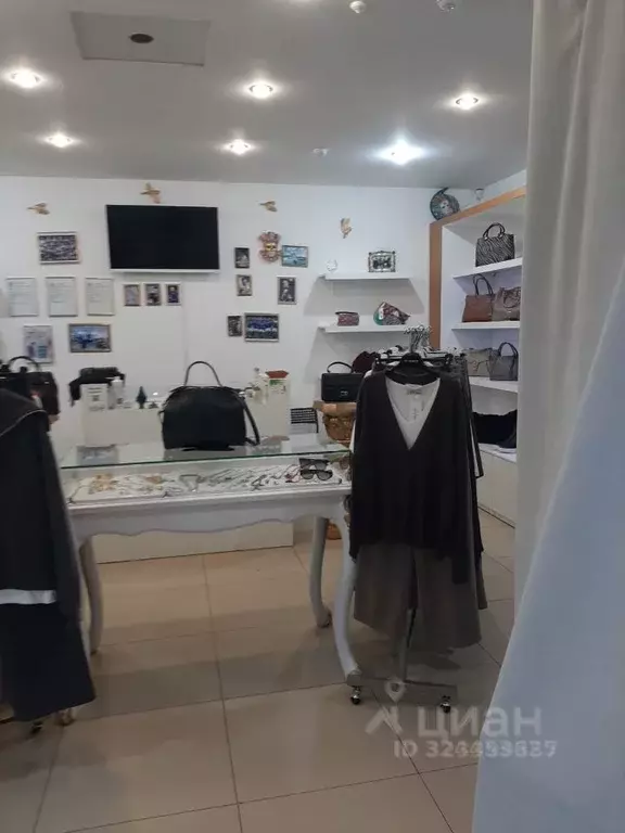 Торговая площадь в Бурятия, Улан-Удэ ул. Ленина, 44 (33 м) - Фото 1