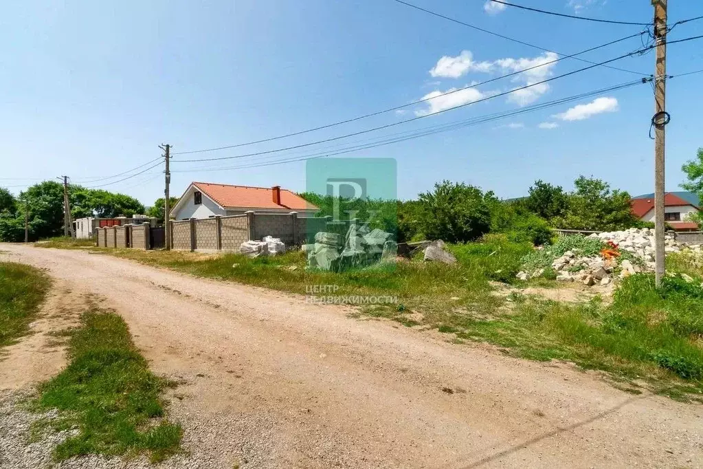 Участок в Севастополь с. Орлиное, ул. Полевая, 5 (5.95 сот.) - Фото 1