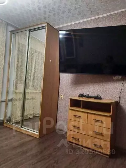Комната Приморский край, Владивосток ул. Надибаидзе, 11 (13.0 м) - Фото 1