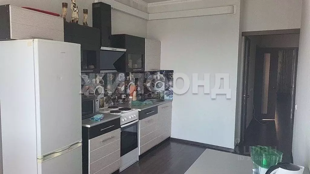 2-к кв. Хакасия, Абакан ул. Крылова, 85 (70.0 м) - Фото 0