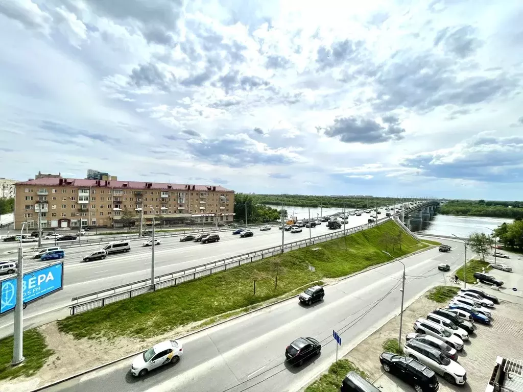 2-к кв. Омская область, Омск Ленинградская пл., 1 (42.0 м) - Фото 1