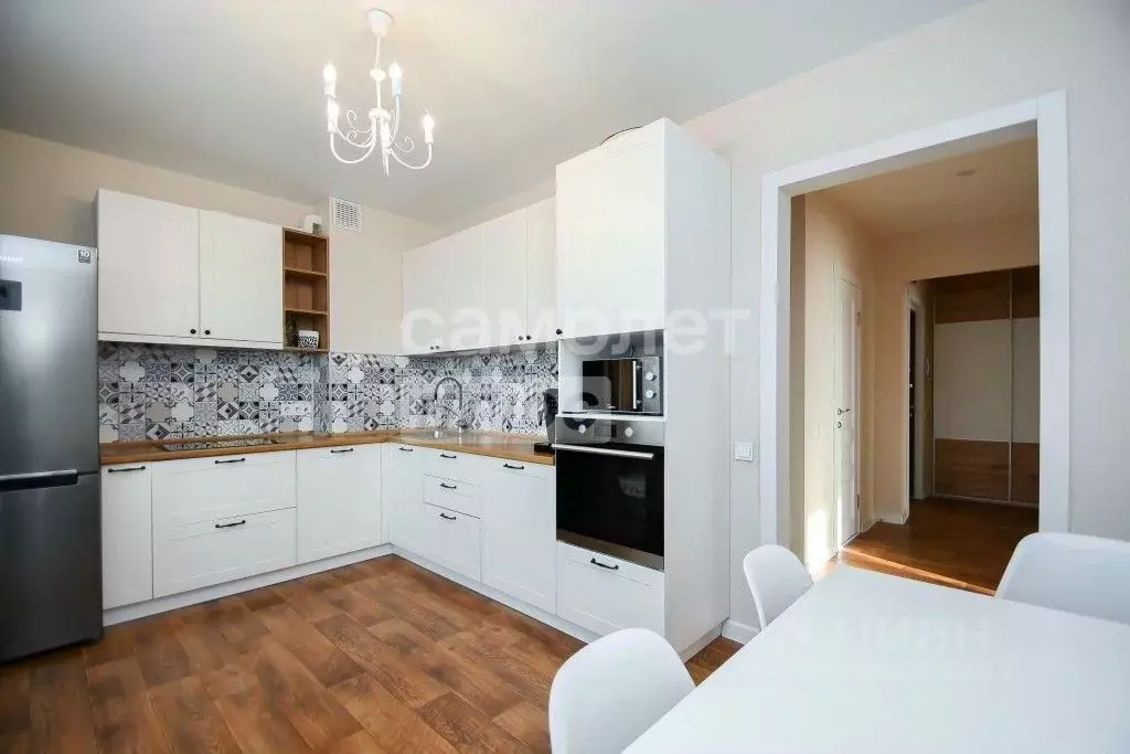 2-к кв. Омская область, Омск ул. Шебалдина, 33А (65.2 м) - Фото 1