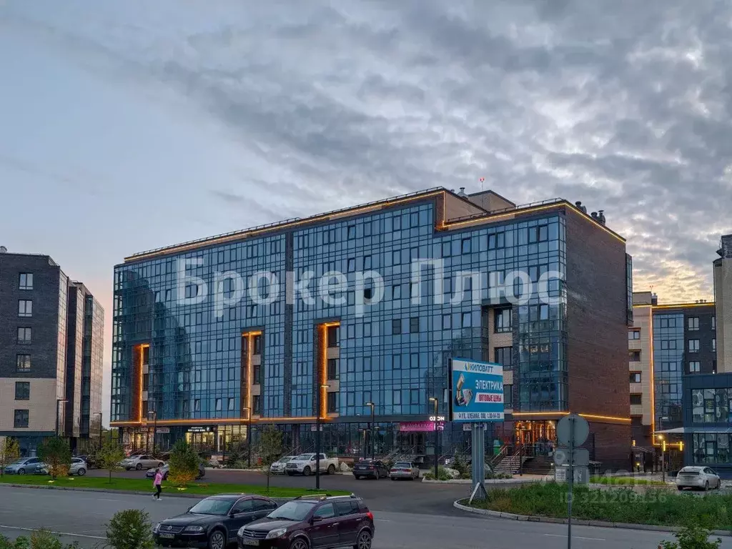 2-к кв. Хакасия, Абакан ул. Авиаторов, 1В/1 (70.1 м) - Фото 1