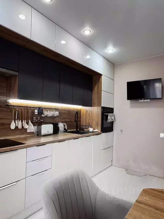 2-к кв. Волгоградская область, Волгоград просп. Маршала Жукова, 98/6 ... - Фото 1