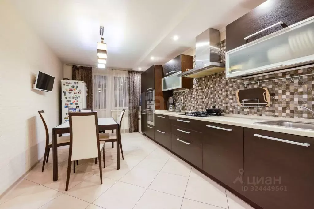 3-к кв. Татарстан, Казань ул. Серова, 2 (95.4 м) - Фото 1