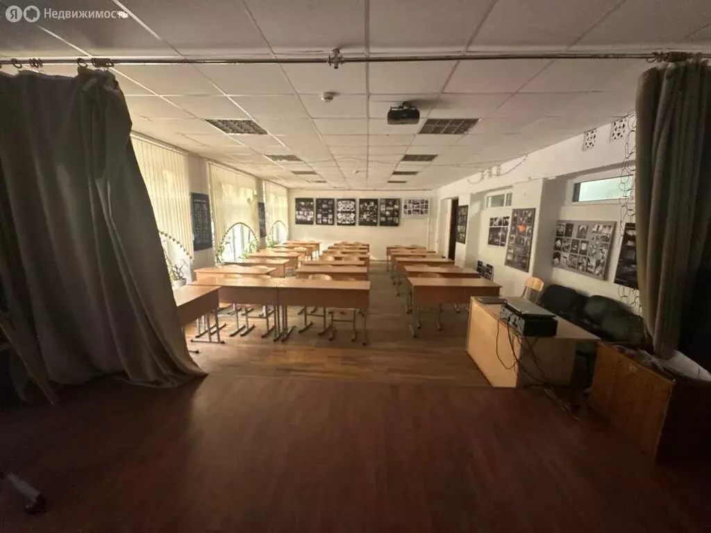 Помещение свободного назначения (1100 м) - Фото 1