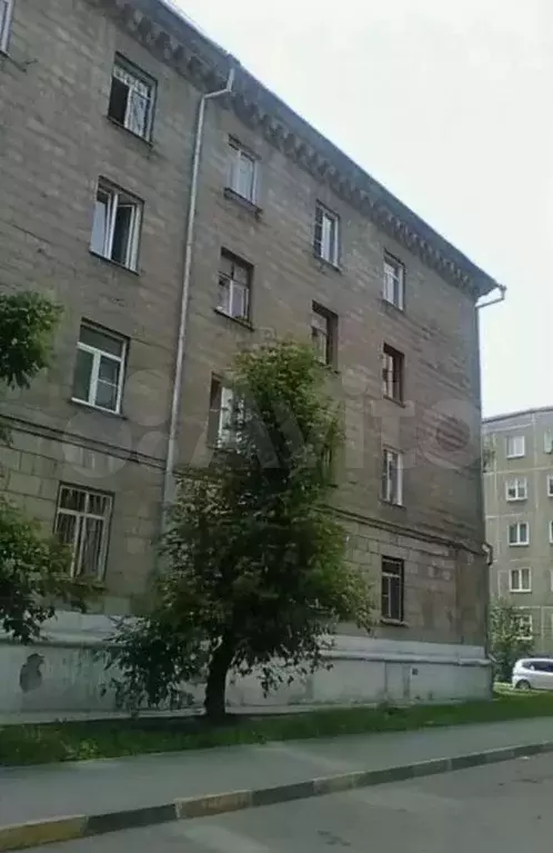 Комната 18 м в 1-к., 1/5 эт. - Фото 0