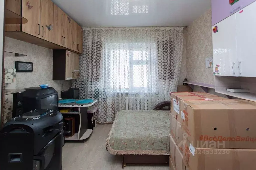 Комната Ханты-Мансийский АО, Сургут проезд Первопроходцев, 4 (14.7 м) - Фото 1