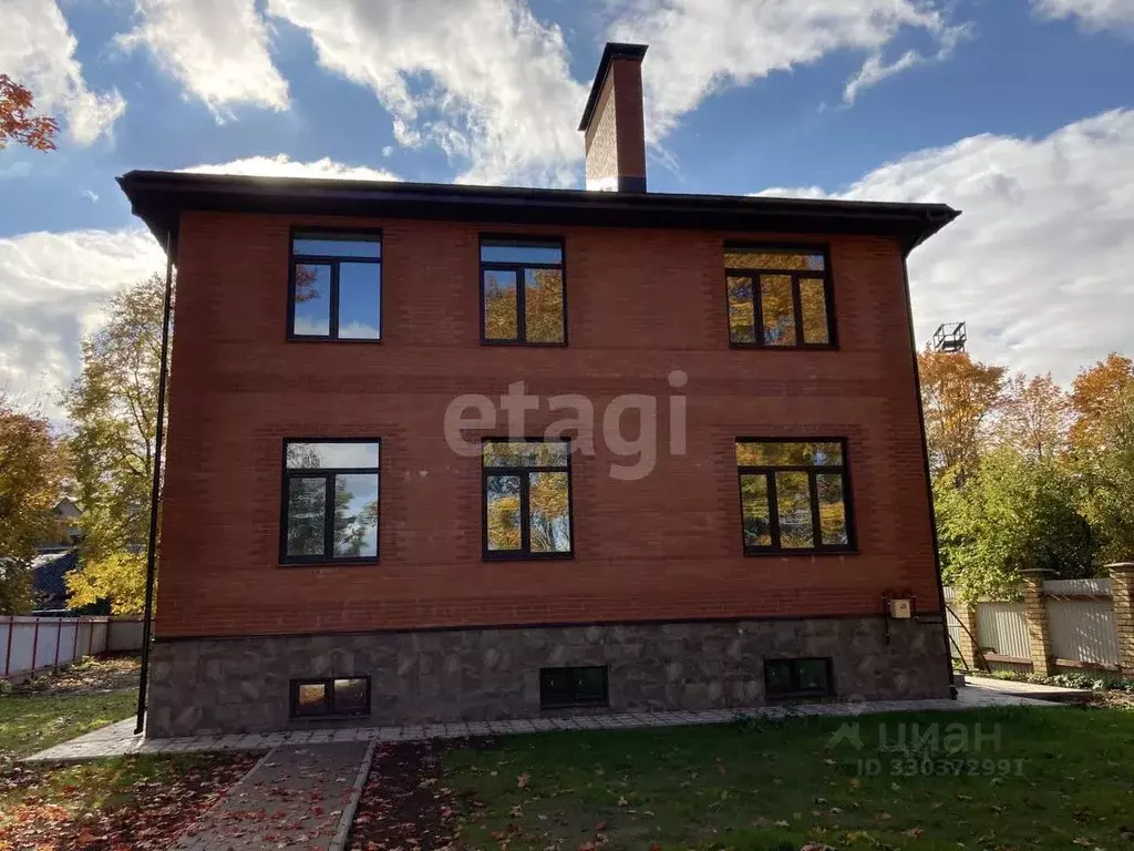 Дом в Псковская область, Псков ул. Чапаева, 2Б (257 м) - Фото 1