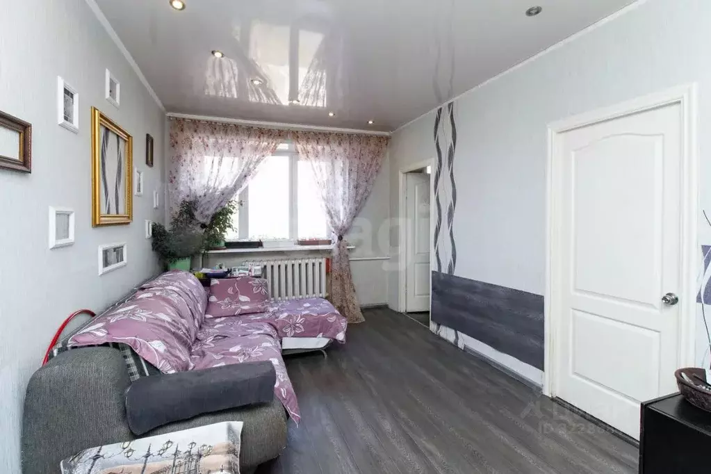 4-к кв. Красноярский край, Красноярск Парашютная ул., 64а (61.2 м) - Фото 0