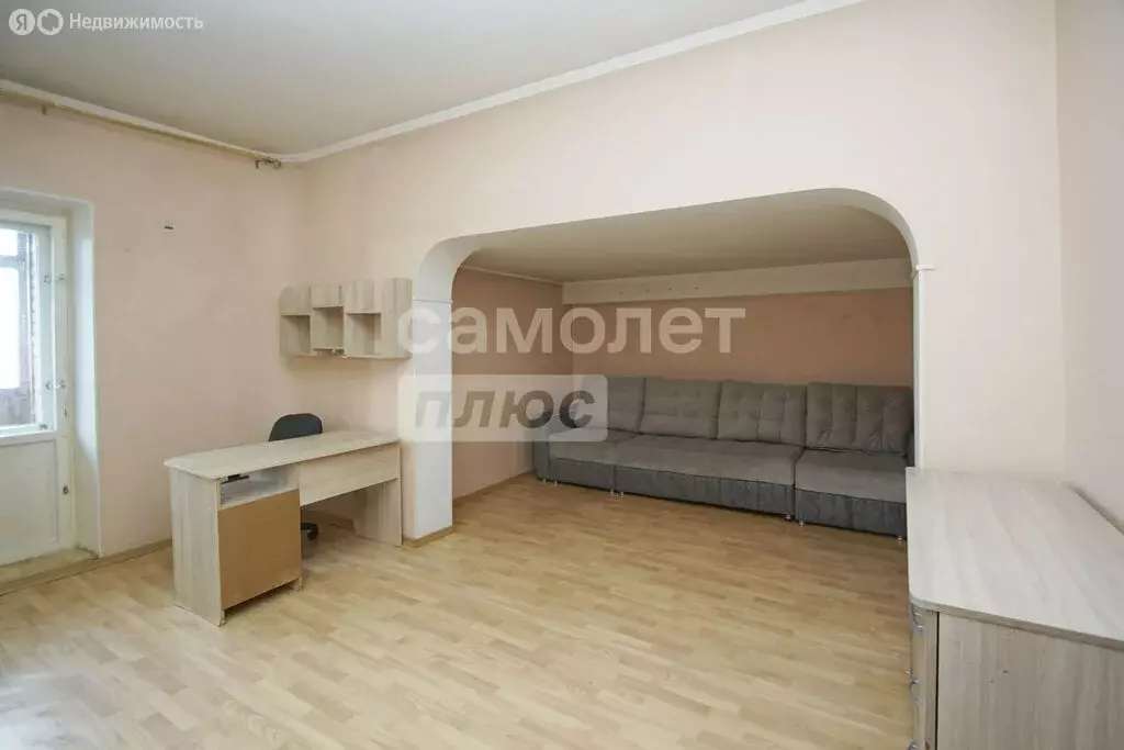 4-комнатная квартира: Омск, улица Маршала Жукова, 105 (119 м) - Фото 1