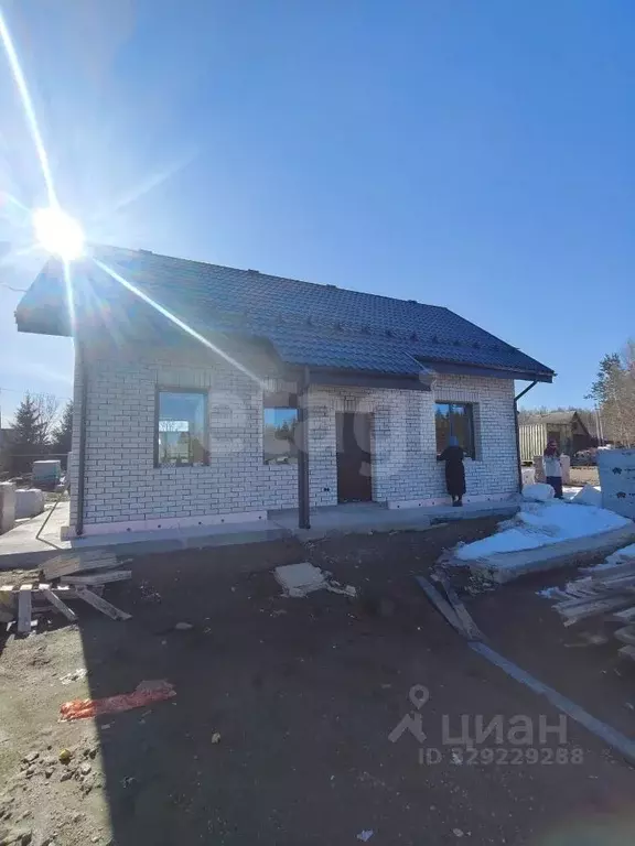 Дом в Пермский край, Краснокамский муниципальный округ, пос. Ласьва ... - Фото 1