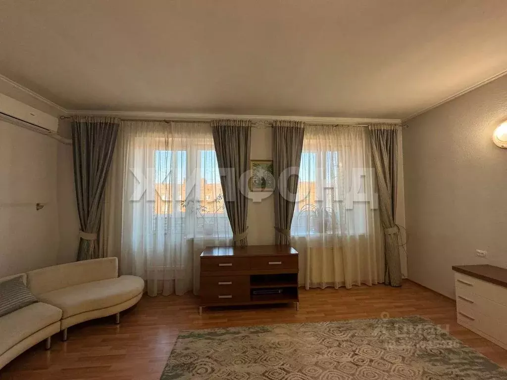 2-к кв. Хакасия, Абакан ул. Карла Маркса, 44 (92.0 м) - Фото 1