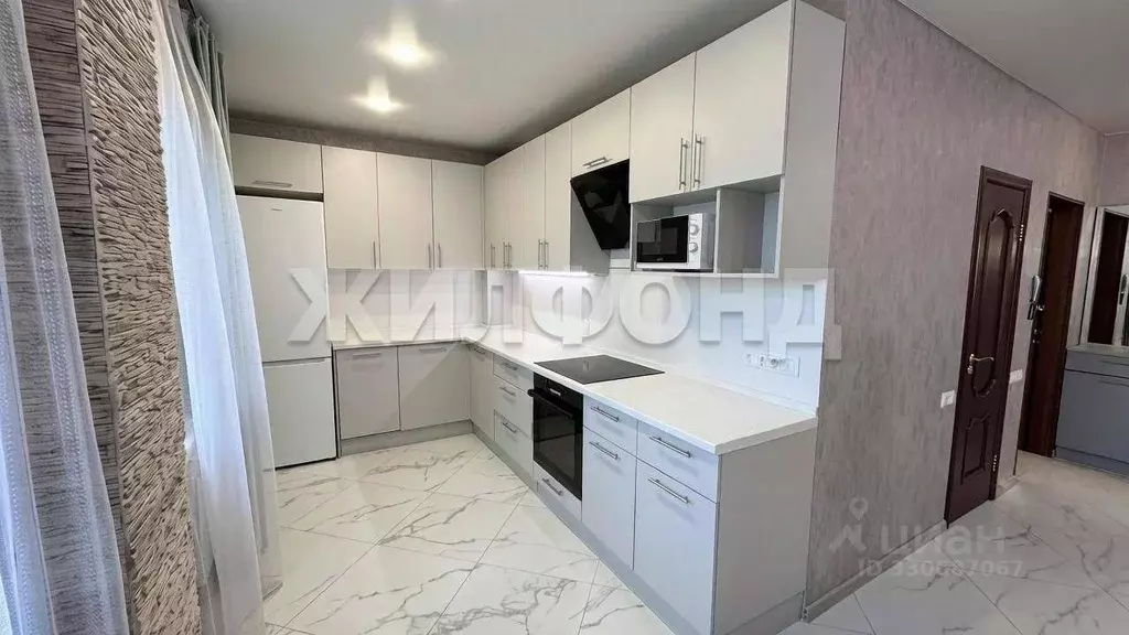 3-к кв. Белгородская область, Белгород ул. Есенина, 8 (121.0 м) - Фото 2