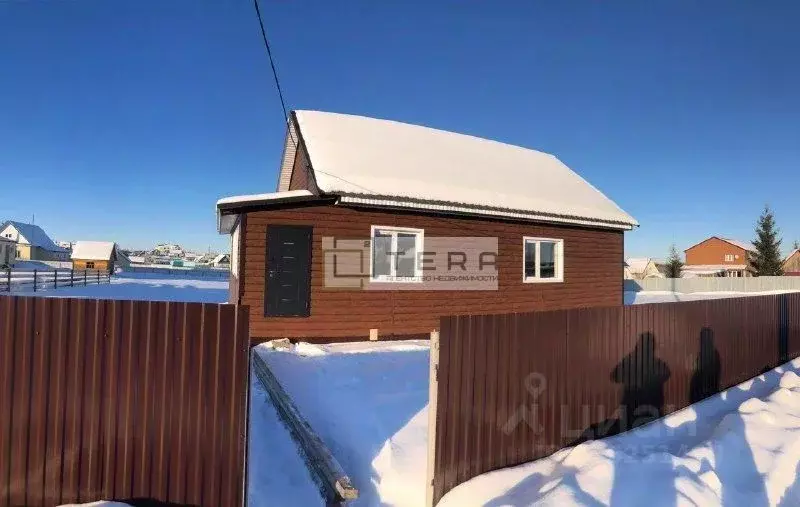 Дом в Башкортостан, Нуримановский район, Красногорский сельсовет, с. ... - Фото 2