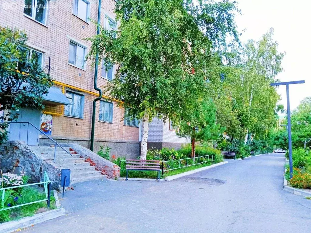 3-комнатная квартира: Бузулук, улица Кирова, 3 (50 м) - Фото 1