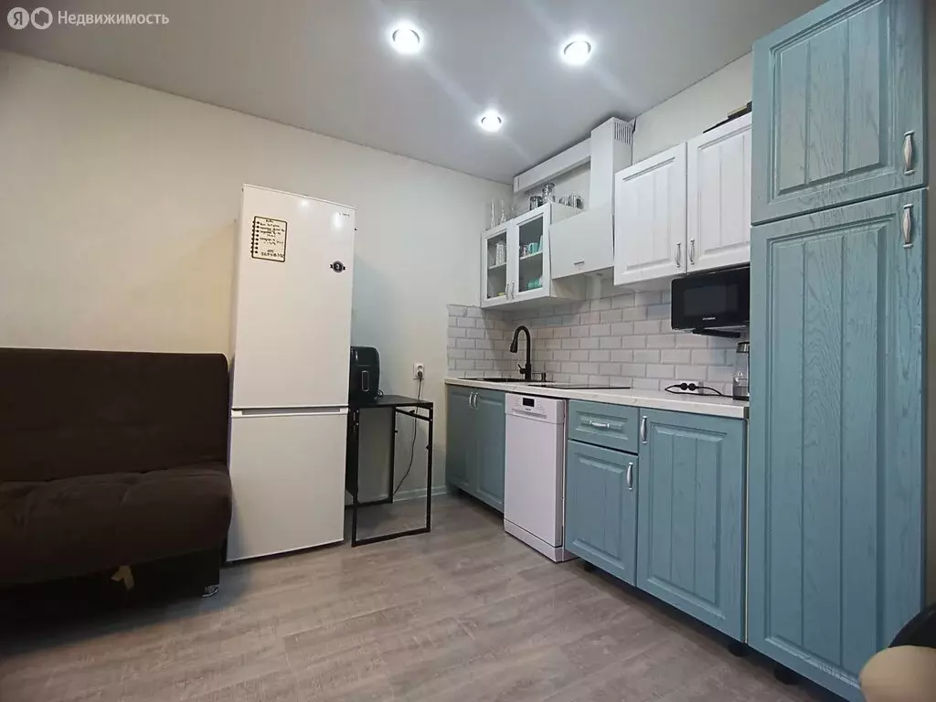 2-комнатная квартира: Реж, Александровская улица, 100 (50.9 м) - Фото 1