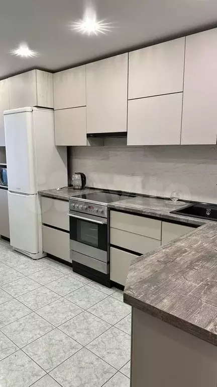 2-к. квартира, 80 м, 2/10 эт. - Фото 1