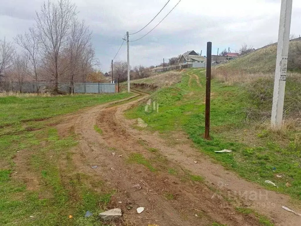 Участок в Саратовская область, Энгельс муниципальное образование, с. ... - Фото 2