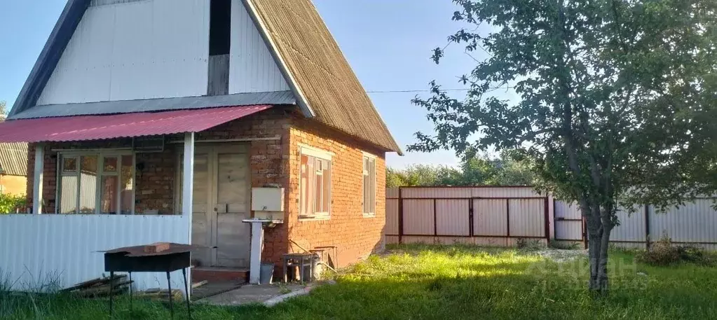 Дом в Саратовская область, Энгельсский район, Красноярское ... - Фото 0