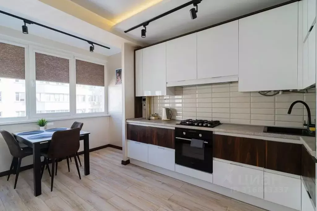 1-к кв. Крым, Симферополь ул. Железнодорожная, 1Г (38.0 м) - Фото 1