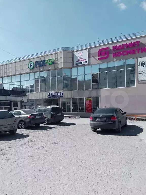 Помещение с витринами в торговом центре 150 м - Фото 1