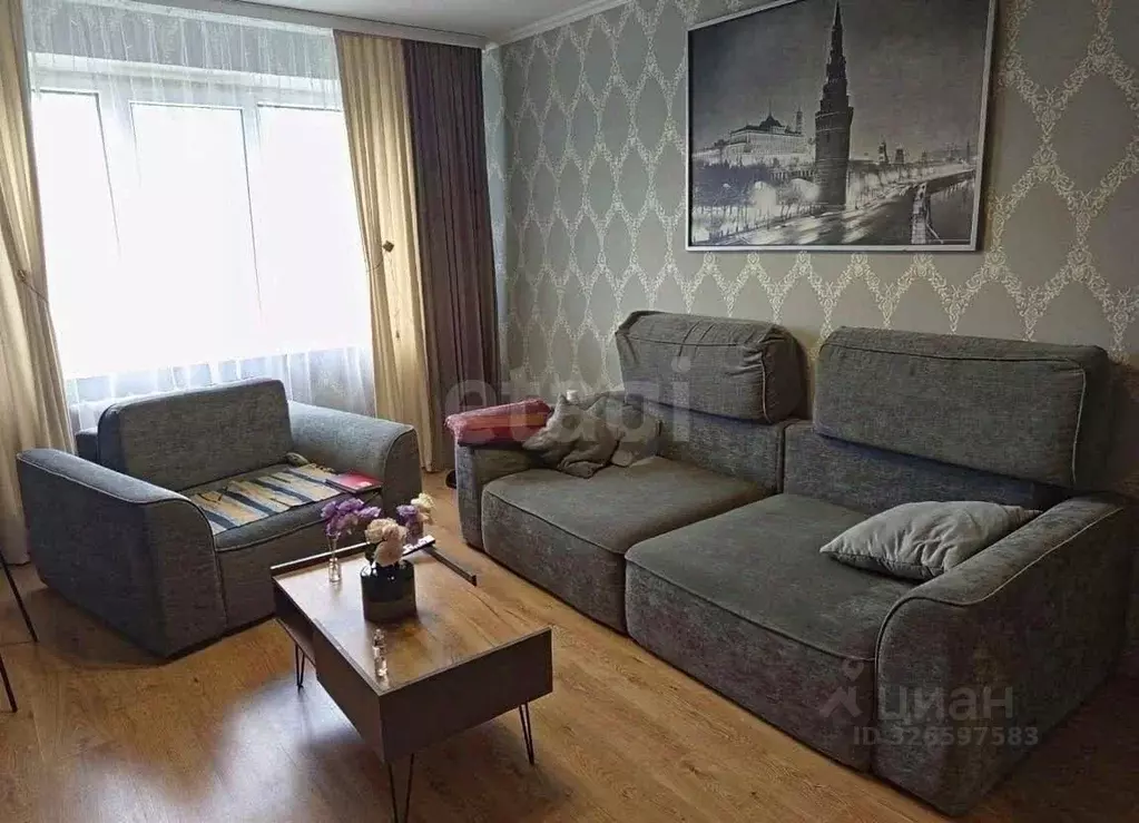 3-к кв. Белгородская область, Губкин ул. Петра Великого, 10 (62.9 м) - Фото 1