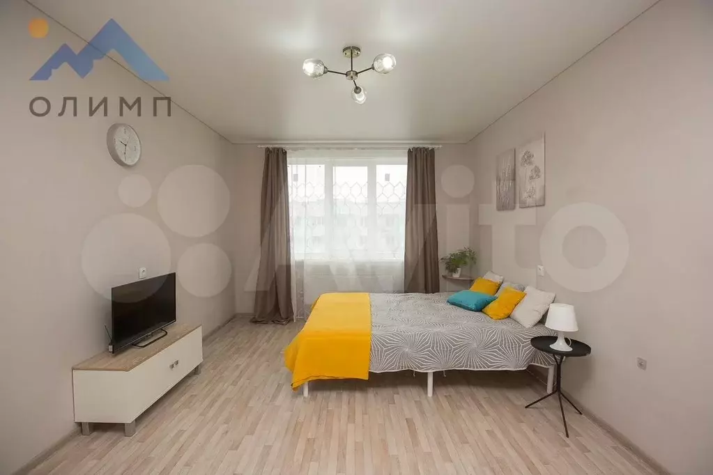 10 и более-к. квартира, 37,9 м, 10/10 эт. - Фото 0