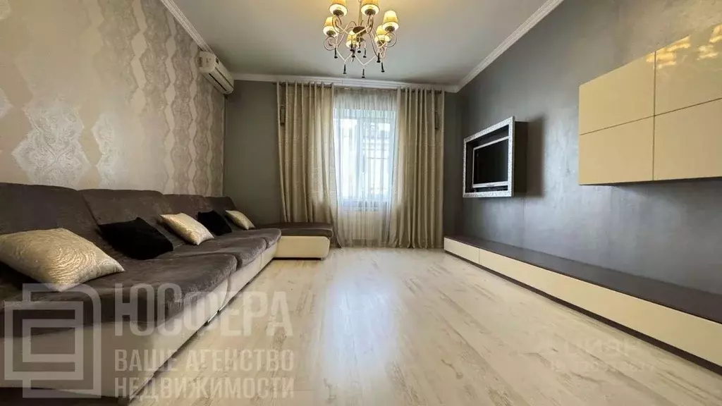 3-к кв. Волгоградская область, Волгоград ул. Им. Циолковского, 8 (83.0 ... - Фото 0