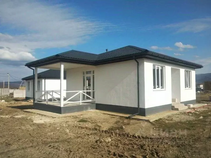 Дом в Крым, Бахчисарайский район, Каштановское с/пос, с. Кочергино ул. ... - Фото 1