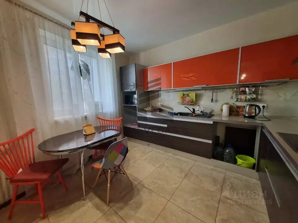 2-к кв. Татарстан, Казань ул. Юлиуса Фучика, 2б (85.0 м) - Фото 0