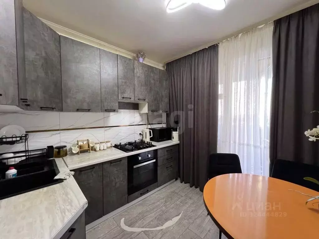 3-к кв. Крым, Симферополь ул. Ешиль Ада (72.5 м) - Фото 2