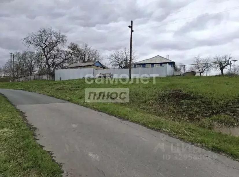 Дом в Курская область, Медвенский район, Вышнереутчанский сельсовет, ... - Фото 1